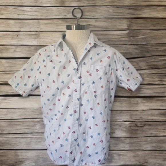 White and Blue Casual Button Down Shirt with Subtle Pattern - Picture 1 of 4